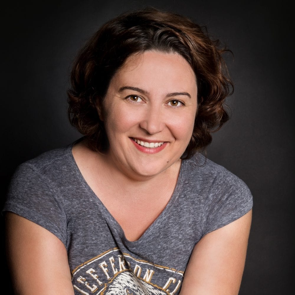 Există ,,ghost writer” și în România – Liviana Tane: „E ca o poveste de iubire!”