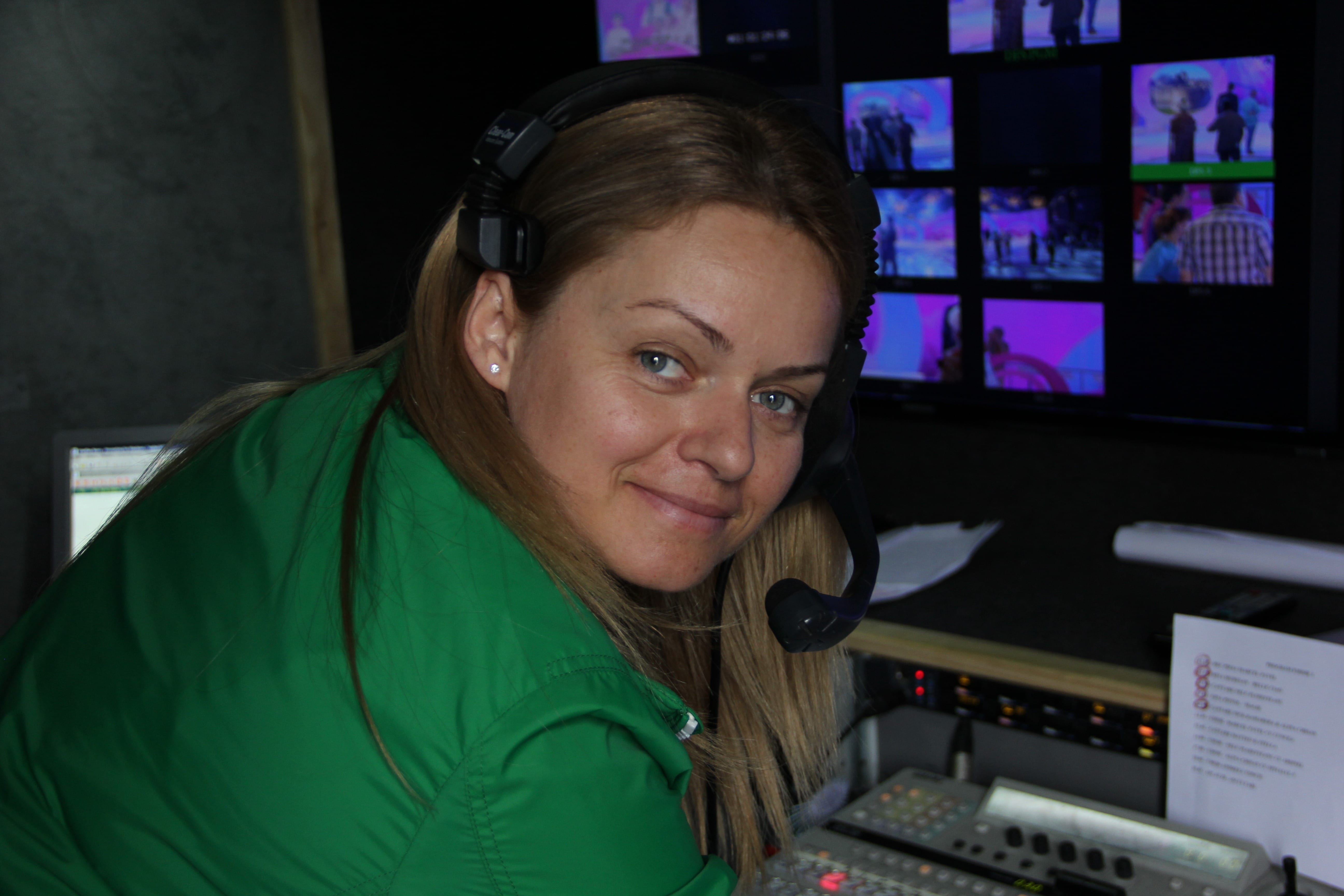 Călătoria Danei Mladin de la rolul de recitator al Ceaușeștilor, la vedetă și producător de televiziune.