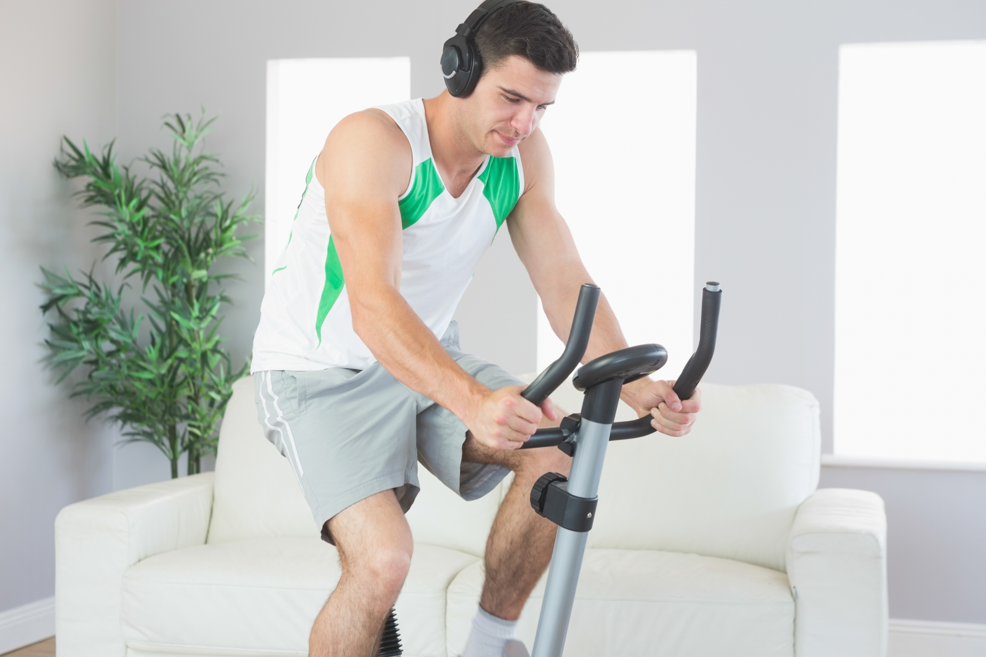 bicicleta fitness te ajuta sa slabesti