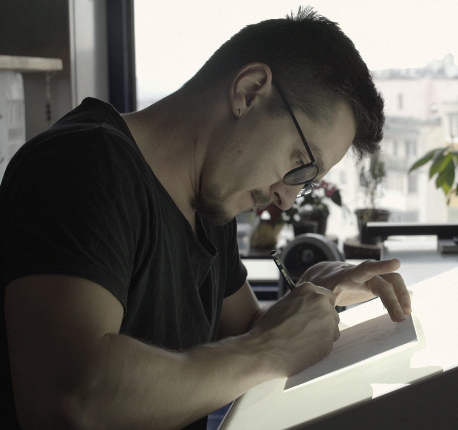 Paul Mureșan: „Ora de matematică nu mai era despre matematică, era despre cum să desenezi astronauți cu păr ascuțit printre radicali”