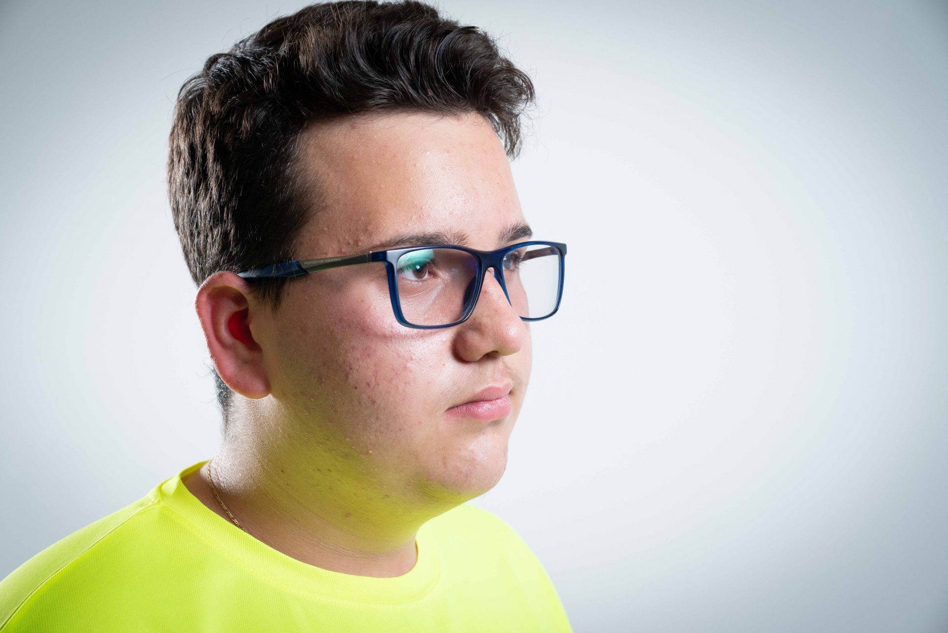 Voluntar de la 10 ani. Cum reușește Iustin Alexandrescu să renunțe la jocuri video și distracții pentru a-i ajuta pe bătrânii și copiii defavorizați?