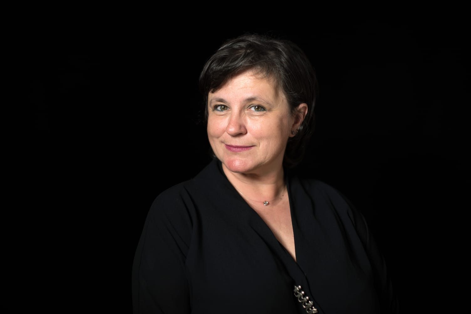 Povești de viață și credințe cu Simona Melnic, CEO-ul MedicHub și sora mai mare a lui Dan Suciu