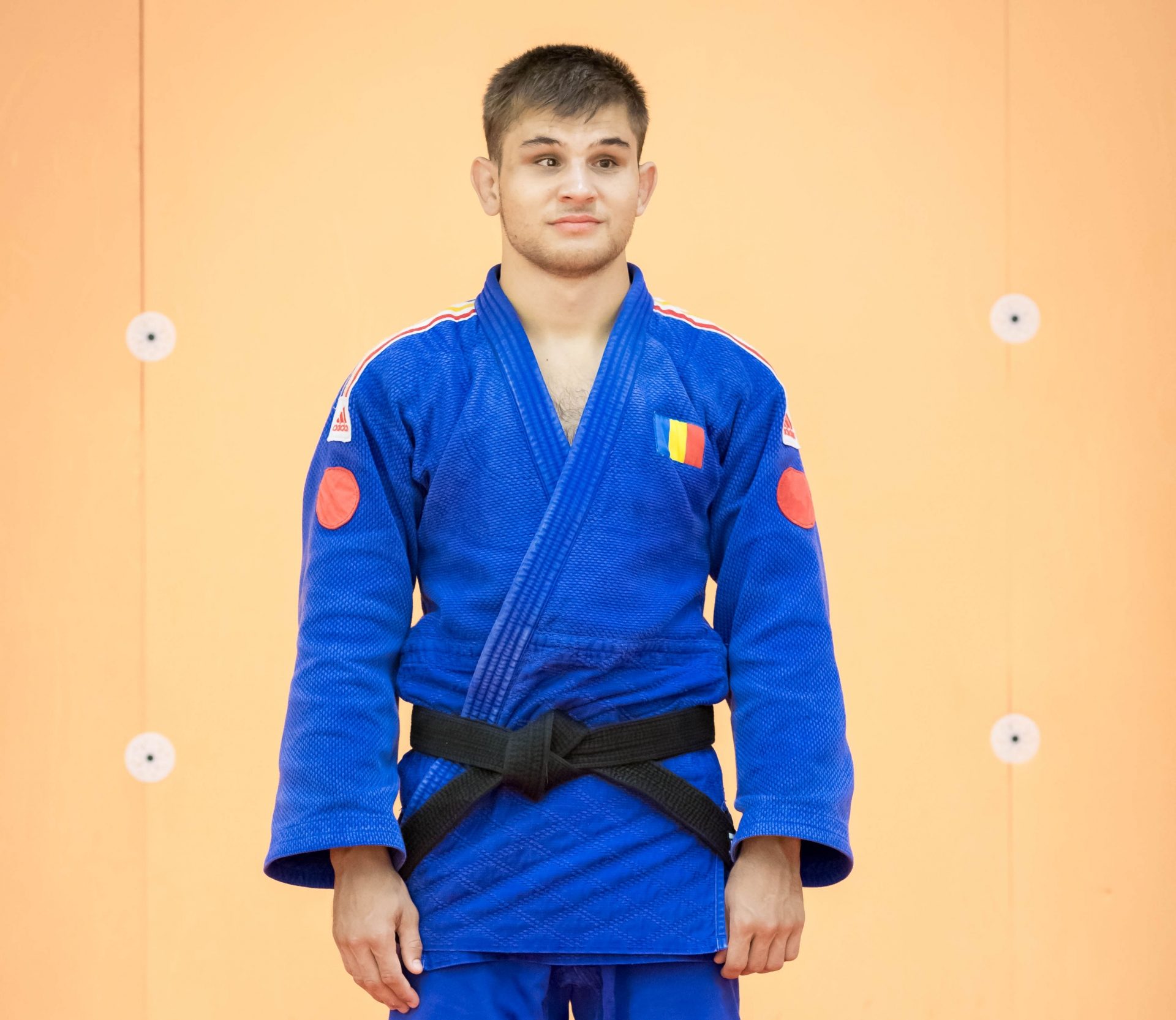 Alex Bologa, campionul României la judo la Jocurile Paralimpice de la Tokyo. Cum reușește un nevăzător să ridice steagul României la marile competiții sportive ale lumii, în timp ce tinerii de vârsta lui suferă de sedentarism?