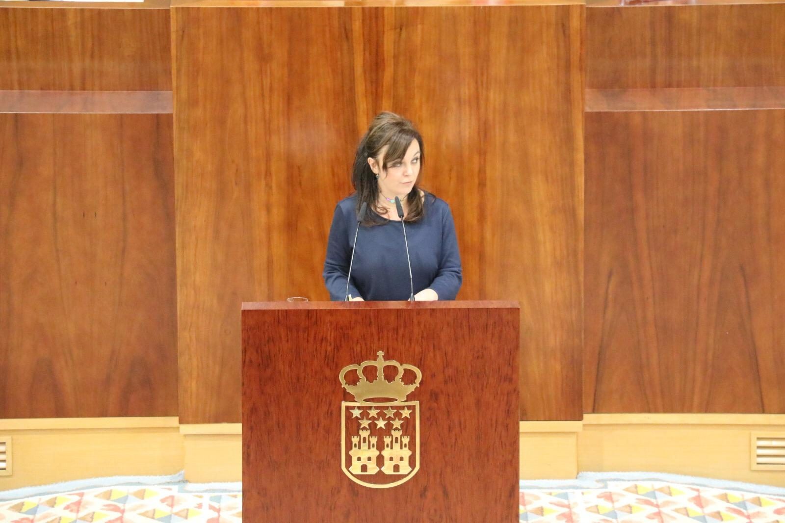 Anka Moldovan, prima româncă aleasă în Parlamentul Madridului. De la copilăria în prima parohie ortodoxă românească din Spania, la facultatea de arte frumoase și până la politică și pictură