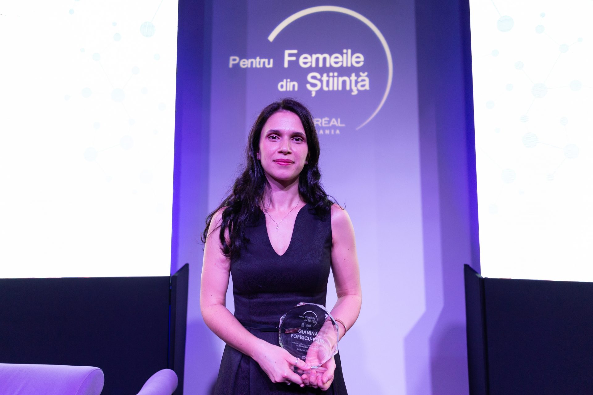 Gianina Popescu-Pelin și drumul unei cercetătoare în România: De la pasiunea pentru matematică și fizică, până la tânăra care vrea să îmbunătățească implanturile ce vor salva viețile bolnavilor de cancer osos