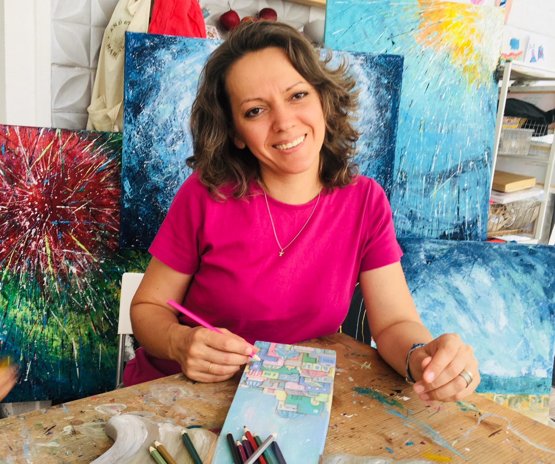 Andreia Martinescu, fata care pictează îngeri și modelează destinele propriilor copii în sistemul homeschooling