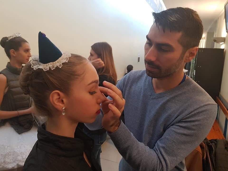 George Badea, omul din umbra unui mare talent. Ce idealuri și ambiții sacrifică un părinte pentru visul copilului său? Și cum se simt lacrimile de fericire în fața succesului?