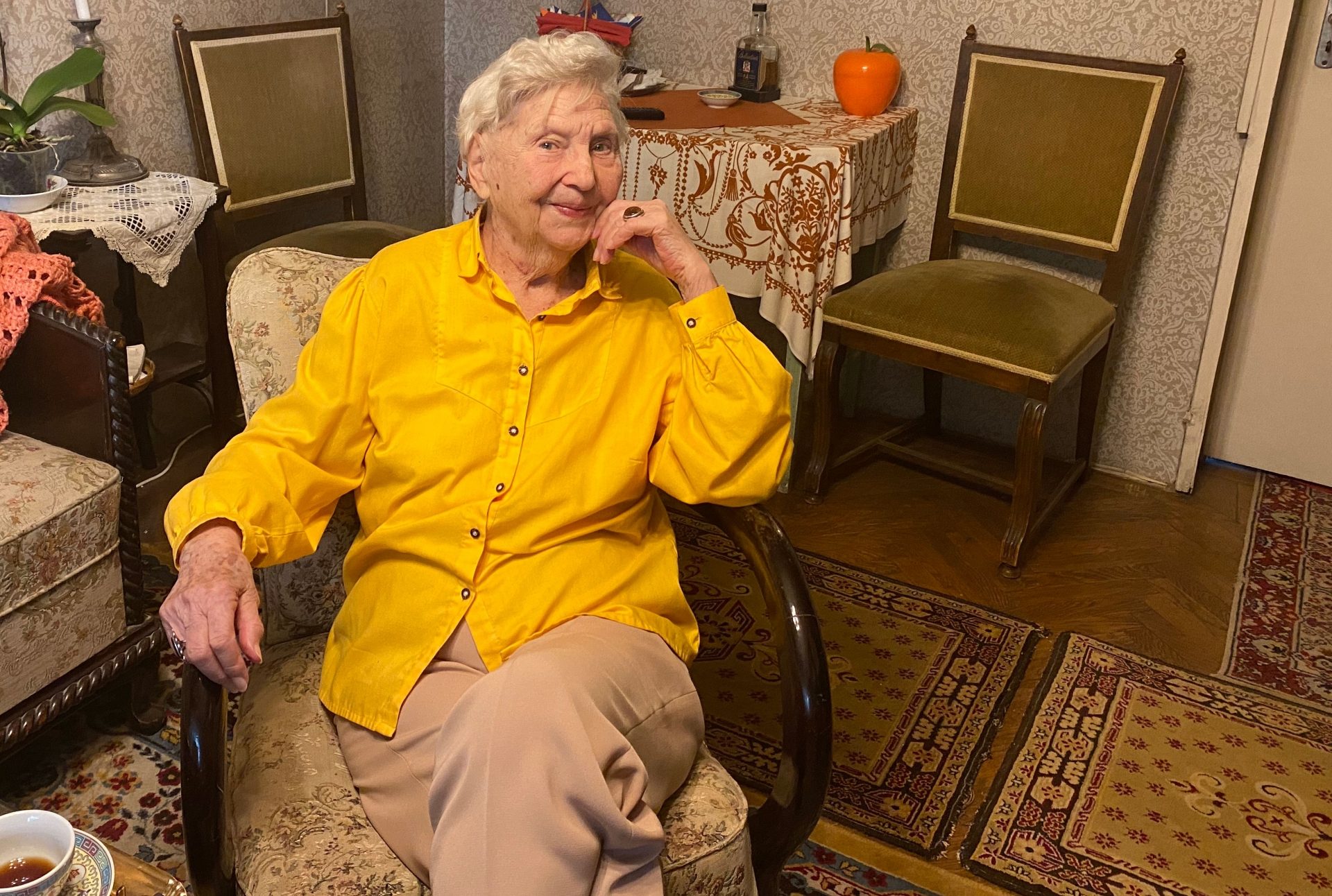 Povestea secolului XX spusă de Edith (96 de ani), urmașa burghezilor din Reghin care după un război, un regim comunist și o revoluție a lucrat pentru Casa de Modă Venus până la vârsta de 82 de ani