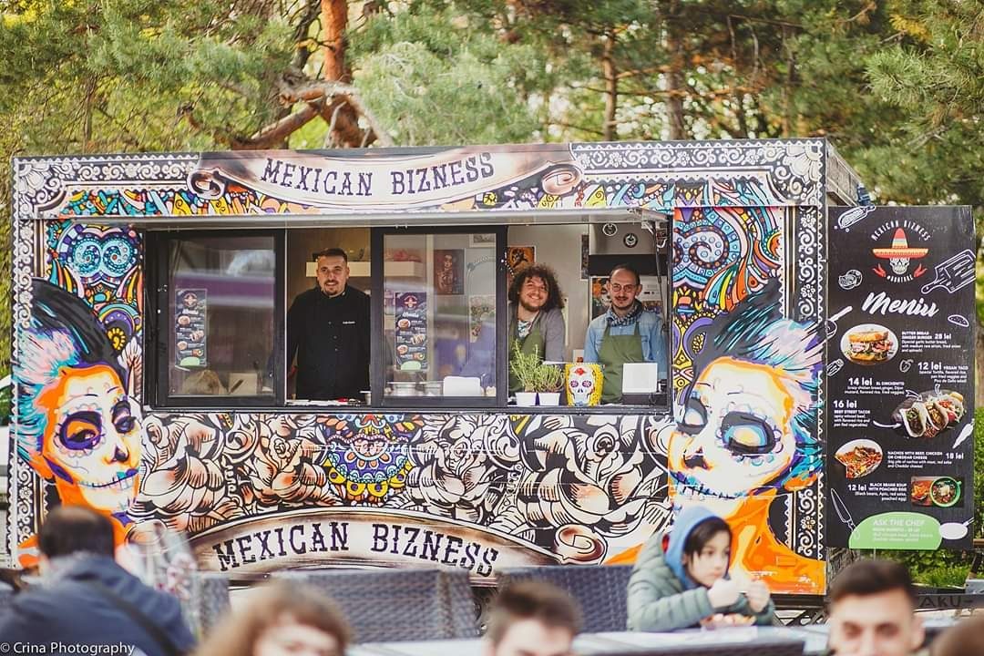 Prin ce provocări trec food-trunck-urile și cum supraviețuiește un business din pasiune? Andrei Cerbu, tânărul care a învățat cum se fac banii încă de la 7 ani și care a lansat un brand de street food cu mâncare mexicană
