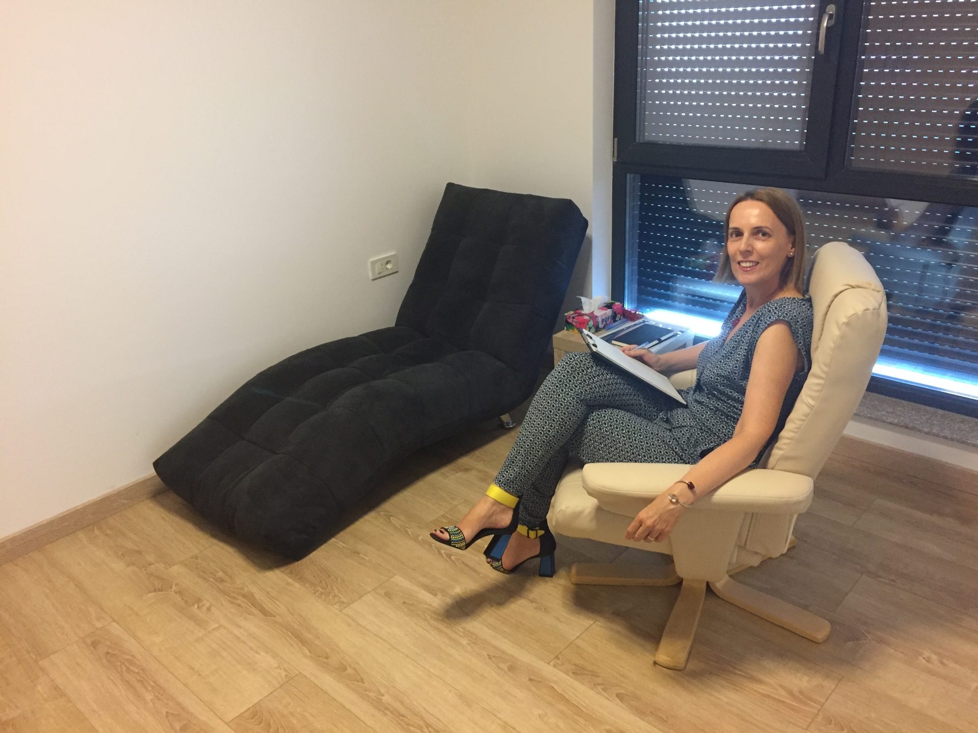 Cine ai fost într-o viață anterioară și cum te afectează asta? De vorbă cu Gabriela Micu, terapeut hipnoză-regresivă