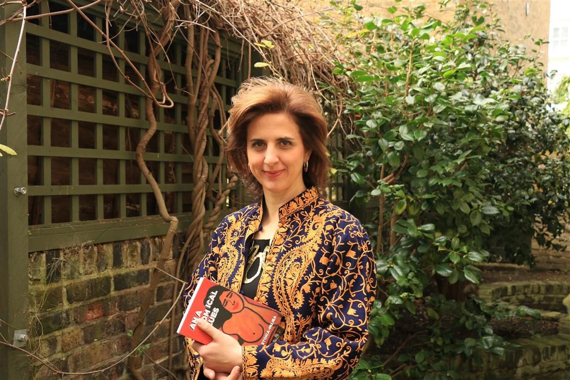 Ramona Mitrică, femeia ce schimbă imaginea țării peste hotare „povestindu-le” britanicilor cultura românească printr-o editură ce publică autori români și prin singurul festival de film românesc de la Londra