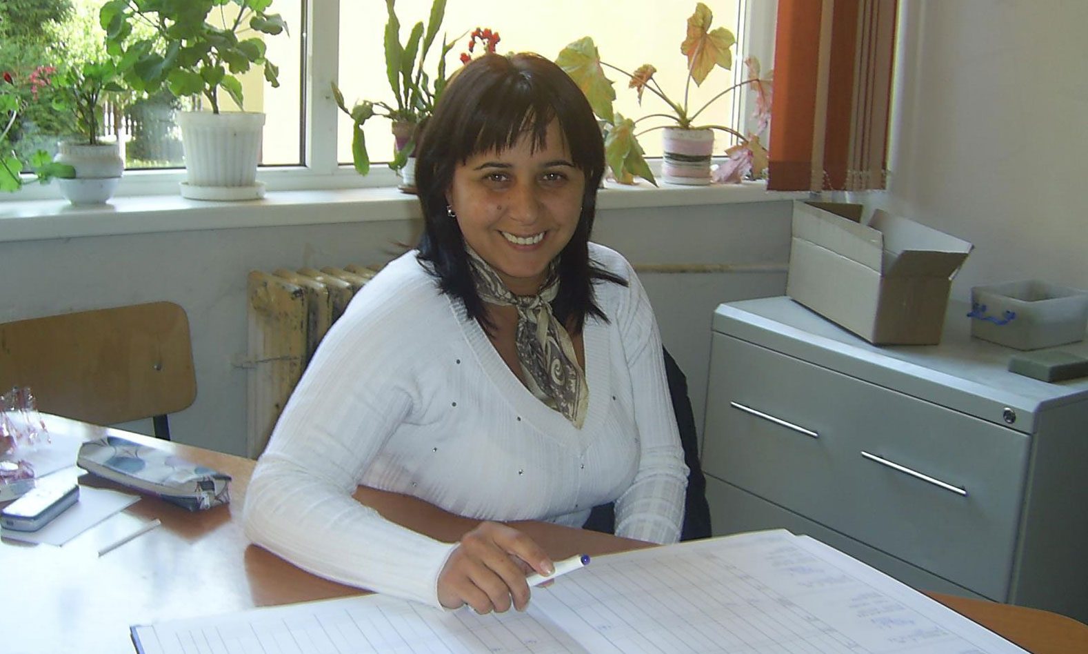 Clara Grecu, învățătoarea ce folosește tehnologia la o școală de la țară, cu mult înainte de pandemie: „Copiii vin oricum cu telefonul la școală. De ce să le interzic telefoanele când pot să mă folosesc de ele pentru ceva bun?”