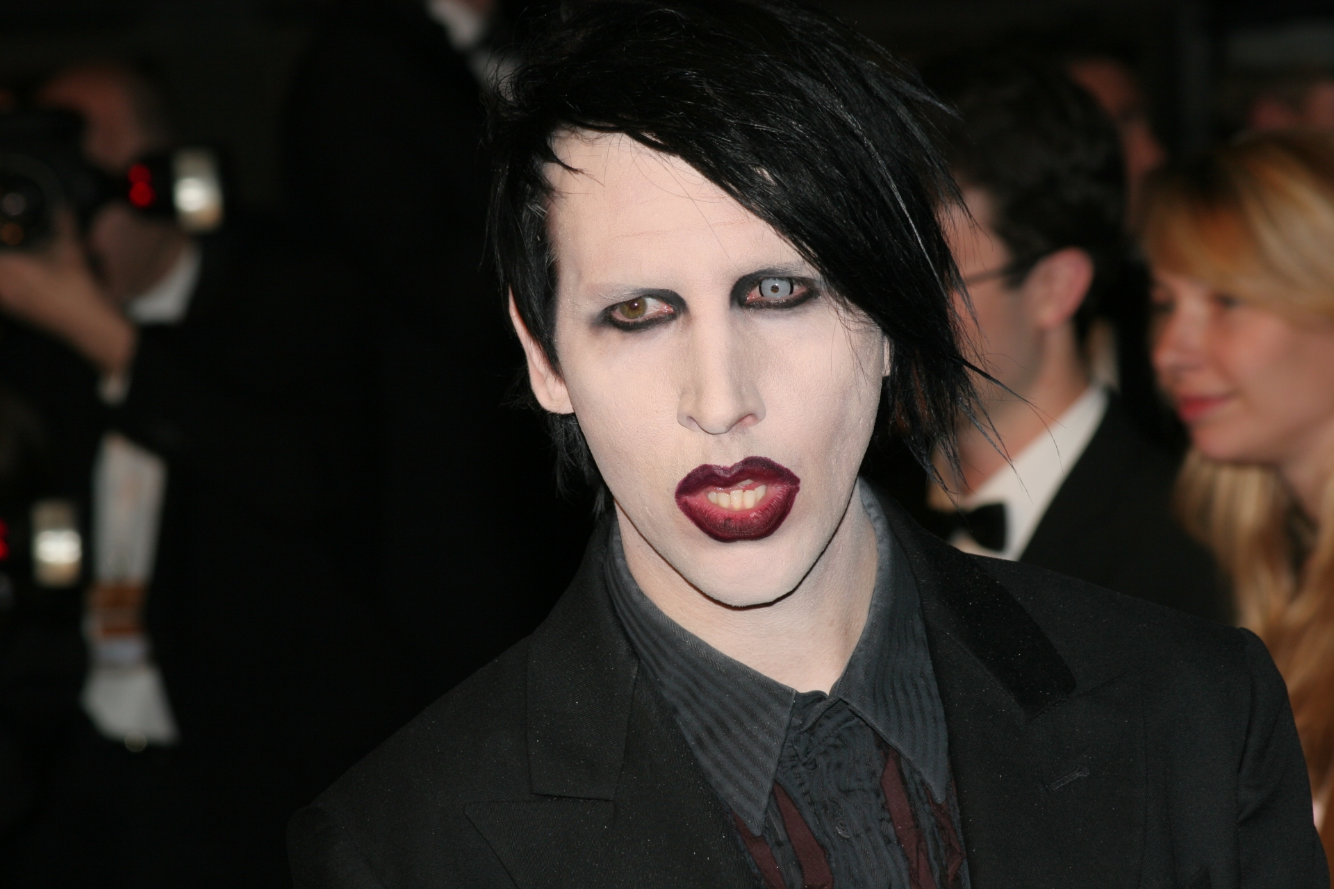 Relațiile Abuzive ale lui Marilyn Manson