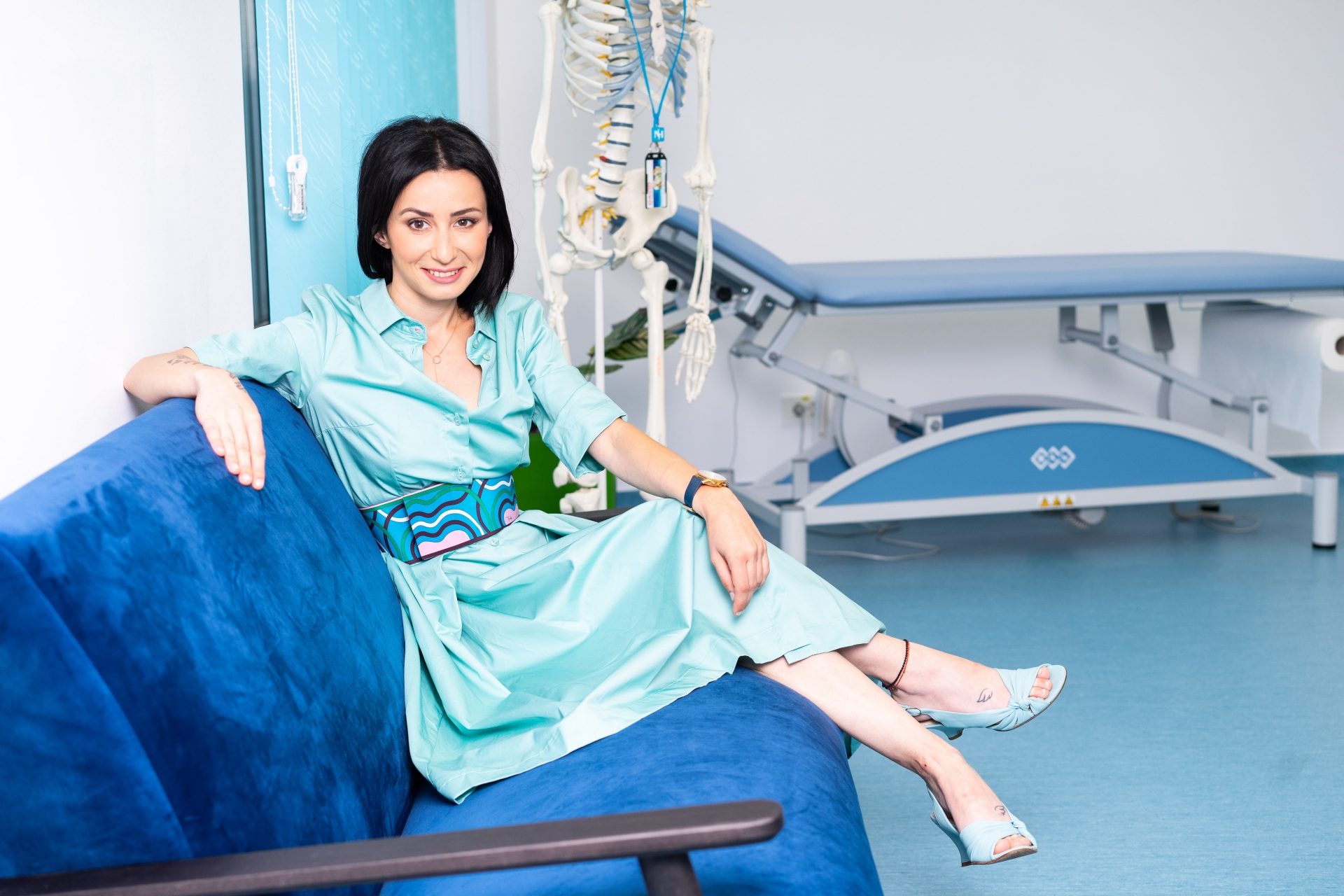 Ioana Berza, tânăra care a abandonat o carieră în finanţe şi a ajuns să facă o clinică de kinetoterapie după mai multe accidente la echitaţie