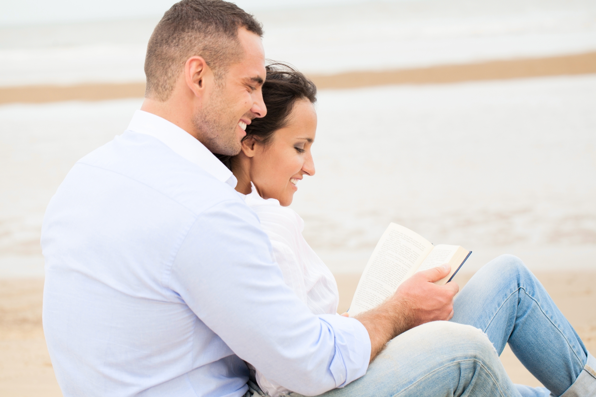 Cele mai bune cărți romantice de citit în vacanță