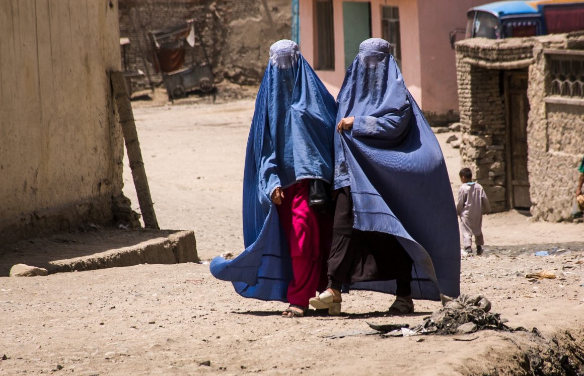 femeile din Afganistan