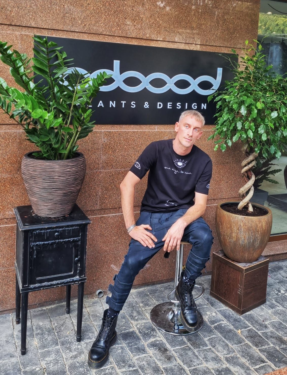 Bogdan Harabagiu, proprietarul singurului hotel de plante din țară. Și povestea grădinii botanice dintr-un apartament de 55 de metri pătrați