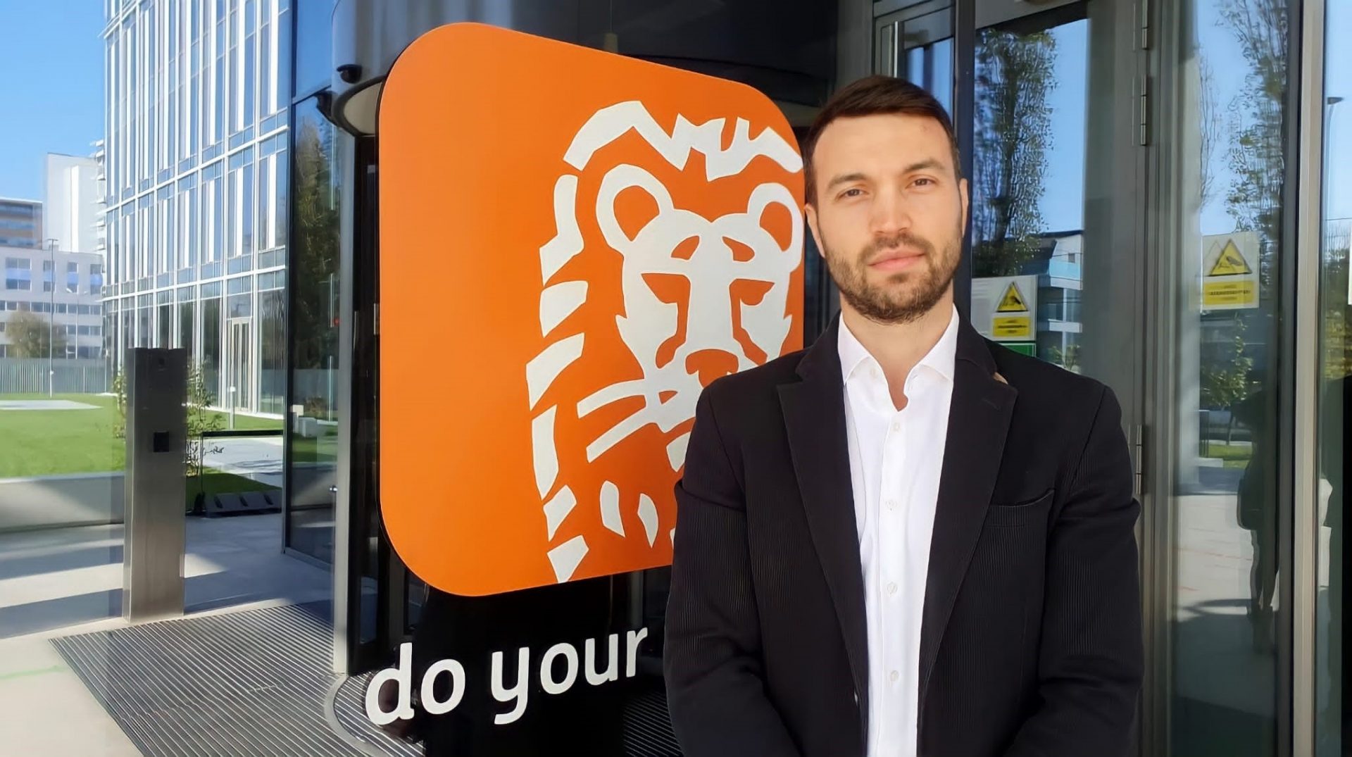„Poți face o diferență mai mare decât îți închipui. Recomand tuturor să își înceapă propria poveste de voluntariat” – Mădălin Vamvu, Data Governance Manager, ING Bank România