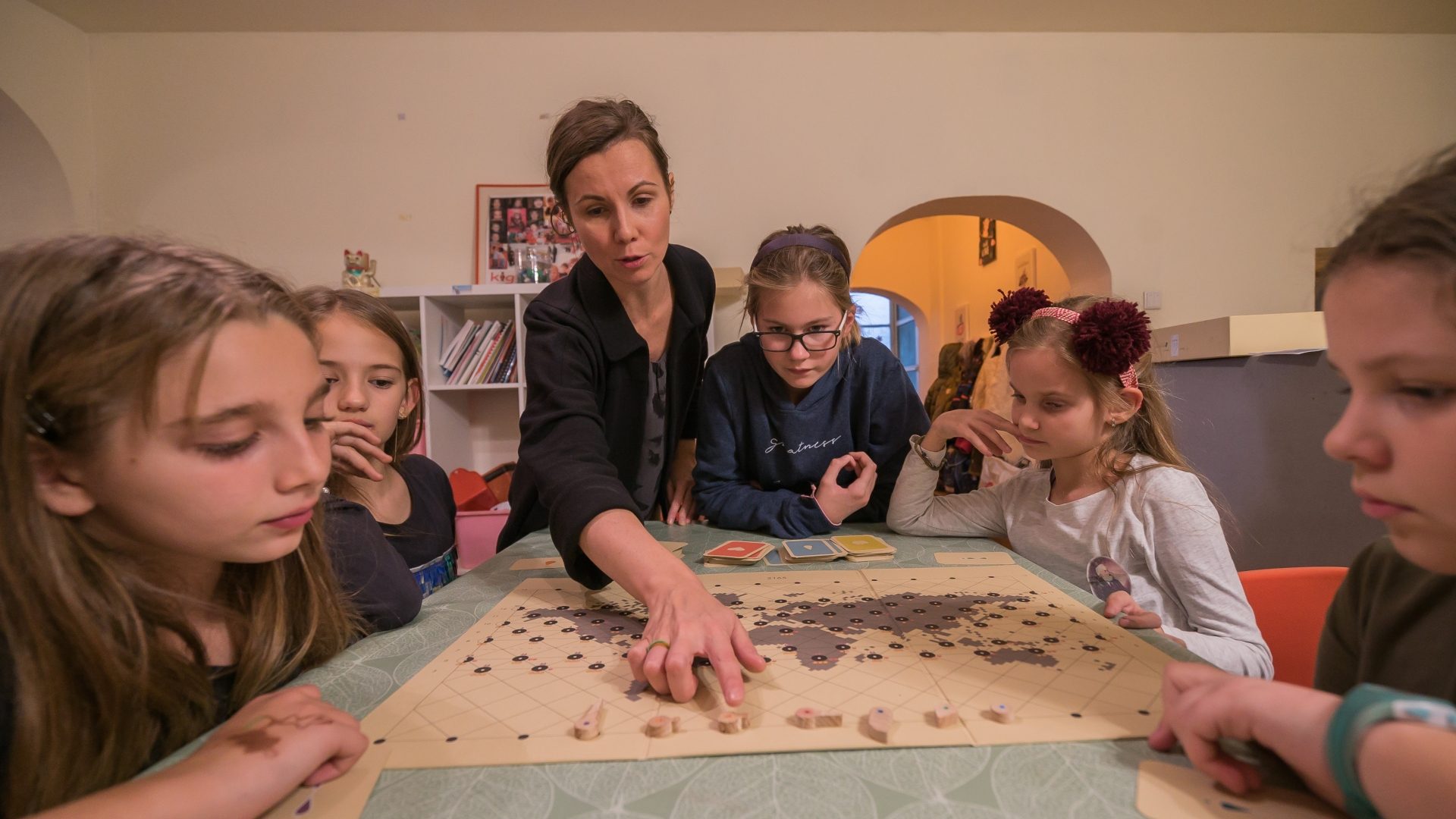 Cine este Luana Martin-Russu, cercetător român la Berlin, creatoarea CUiB, un board game despre migrația păsărilor în mai multe scenarii de urgență ecologică?