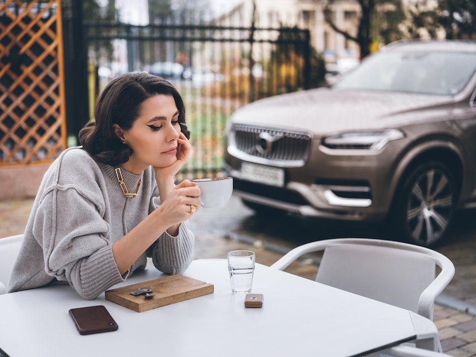 Câte sacrificii sunt în spatele unui influencer de succes? Și cum a ajuns Codrina Apostol, muza online-ului? „Instagramul este a doua mea casă și, de ce nu, familie!”