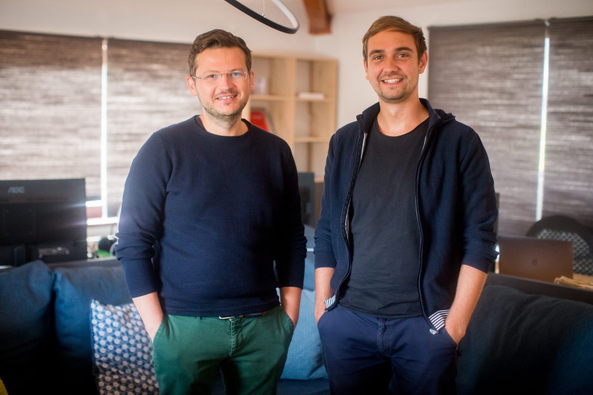 Aventura celor doi români școliți în Marea Britanie care s-au întors în țară pentru a-i ajuta pe români să-și plătească online facturile. Cine sunt Adrian Cighi și Alexandru-Gala Popescu? Și care este povestea Pago