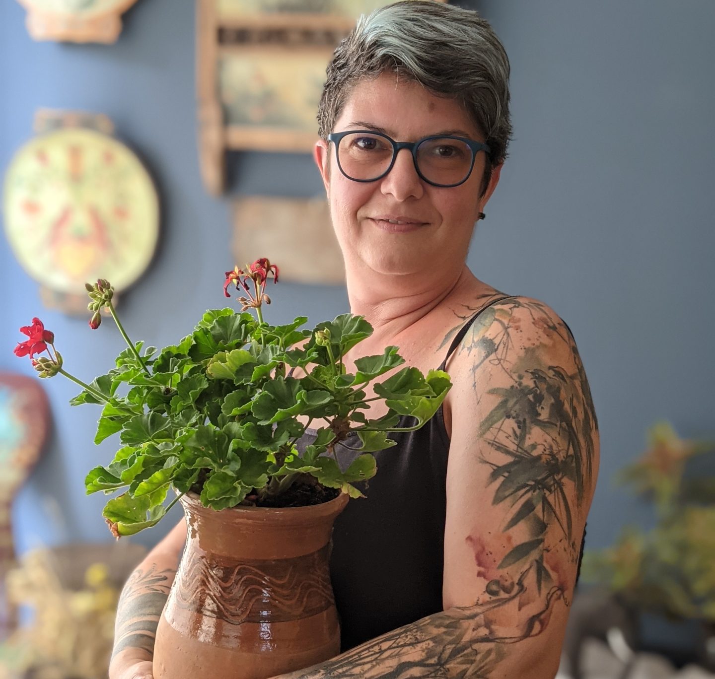 Eugenia Roșiu, artist plastic, fondatoarea Cuibului obiectelor de artă: „Pictura a fost mereu locul meu de evadare, dar doar terapia m-a salvat”
