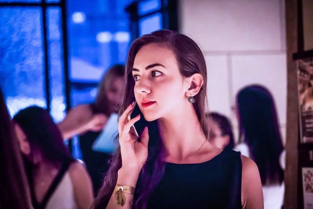 Dorina Chihaia și o poveste de succes scrisă pe  două continente. Cum reușește o româncă de 28 de ani să intermedieze afaceri de milioane de euro pe piața chineză