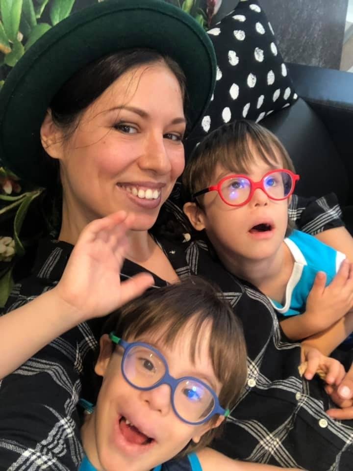 Cristina Bălan, artistă, mama lui Toma și a lui Matei: „Mi s-a părut de o ipocrizie ieșită din comun să mă fi bucurat atât de mult de sarcină și brusc toate astea să dispară fiindcă gemenii nu aveau 46 de cromozomi, ci 47”