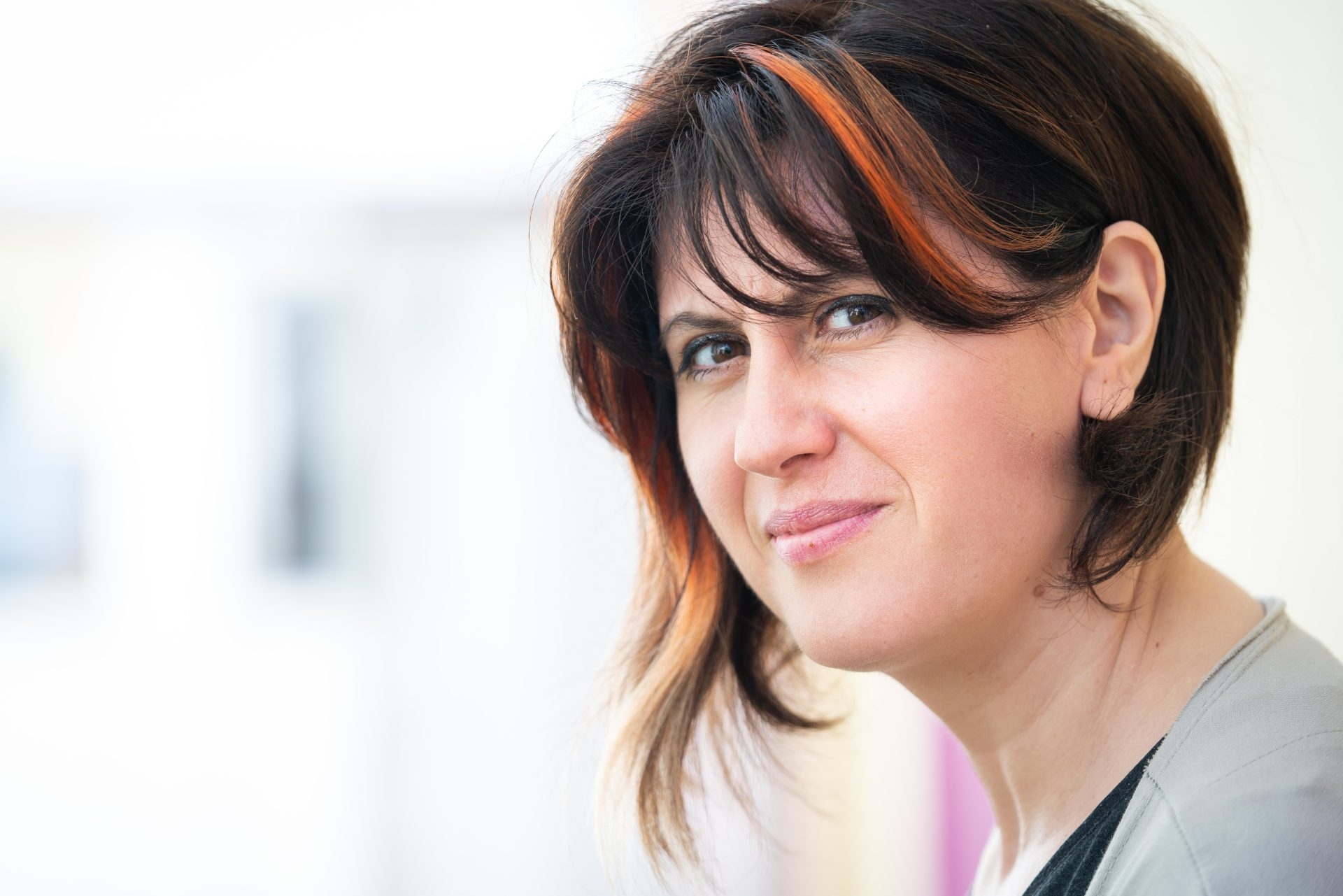 Roxana Lupu, cel mai frumos exemplu de anduranță fizică și emoțională în fața crizelor umanitare. Voluntar pentru spitale în timpul pandemiei, azi transportă camioane cu produse în Ucraina și ajută refugiații din România