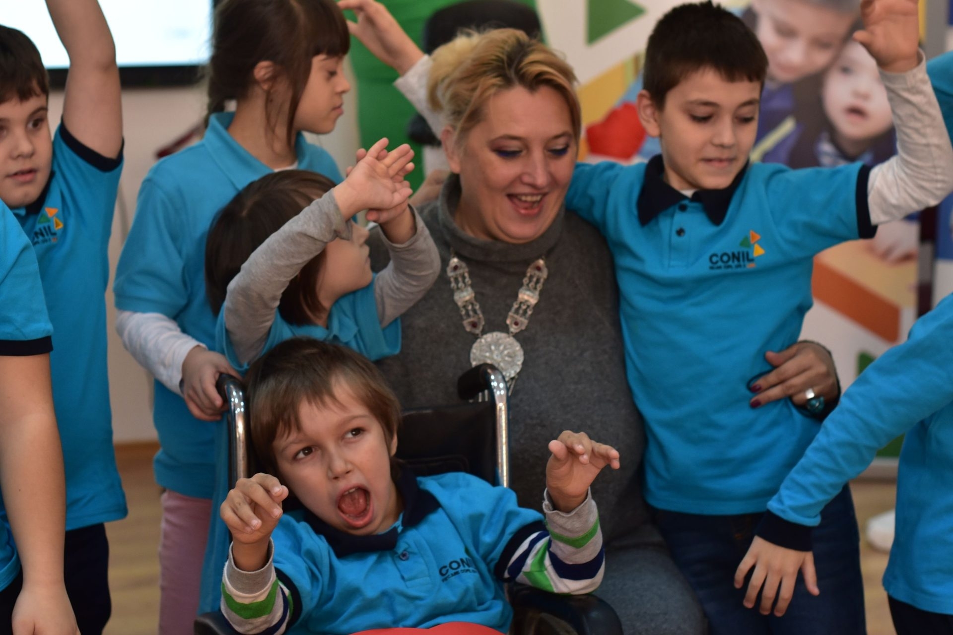 „Am lucrat cu copiii cu autism când eram studentă, la Cairo. Nu știam că doar câțiva ani mai târziu avea să se nască și Kuky, băiețelul meu atipic” – Adela Hanafi, președinta CONIL