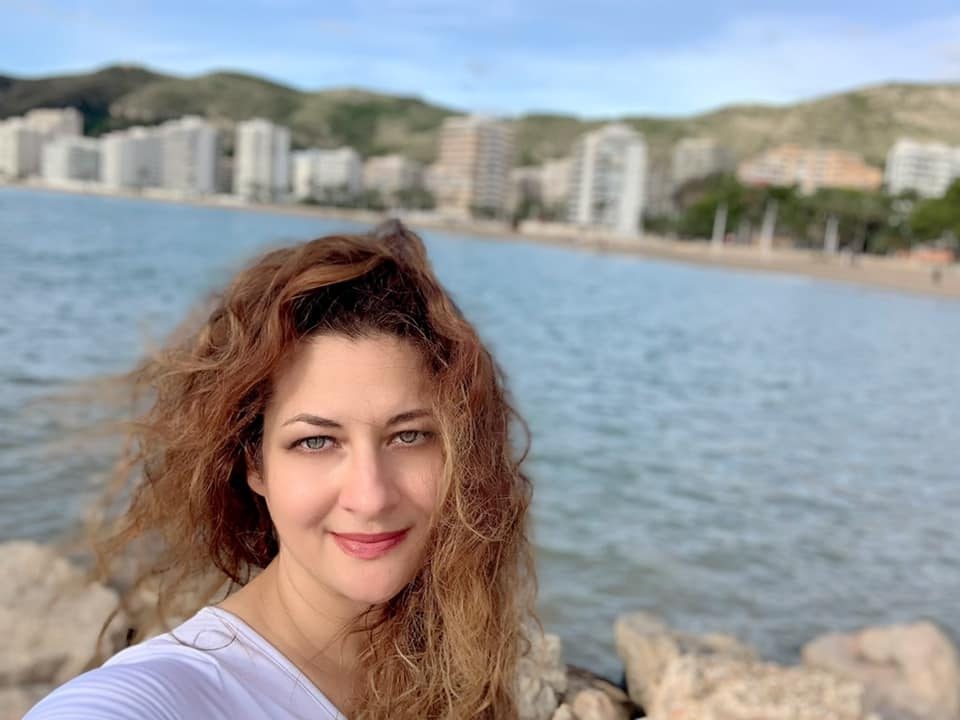 De la cariera de pianist, la conducerea unei școli private internaționale la București, Alina Pele: „ Eu am vrut să fiu mândră de mine, să duc o viață fără regret, să fiu lumină pentru cei din jur.”