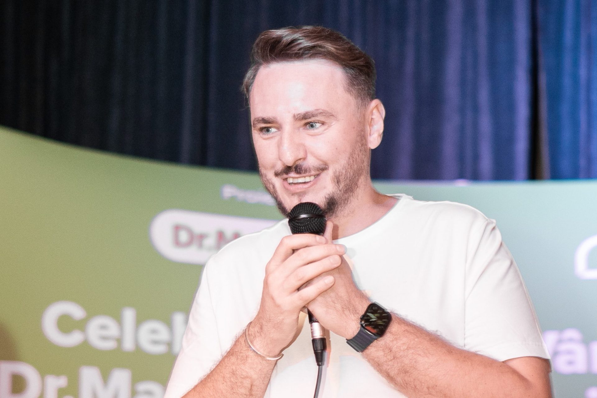 Cătălin Dinu, tânărul care a renunțat la o carieră promițătoare pentru a fi alături de bătrâni: „Singurătatea este un sentiment care, la un moment dat în viață, se va așeza peste noi și ne va afecta”