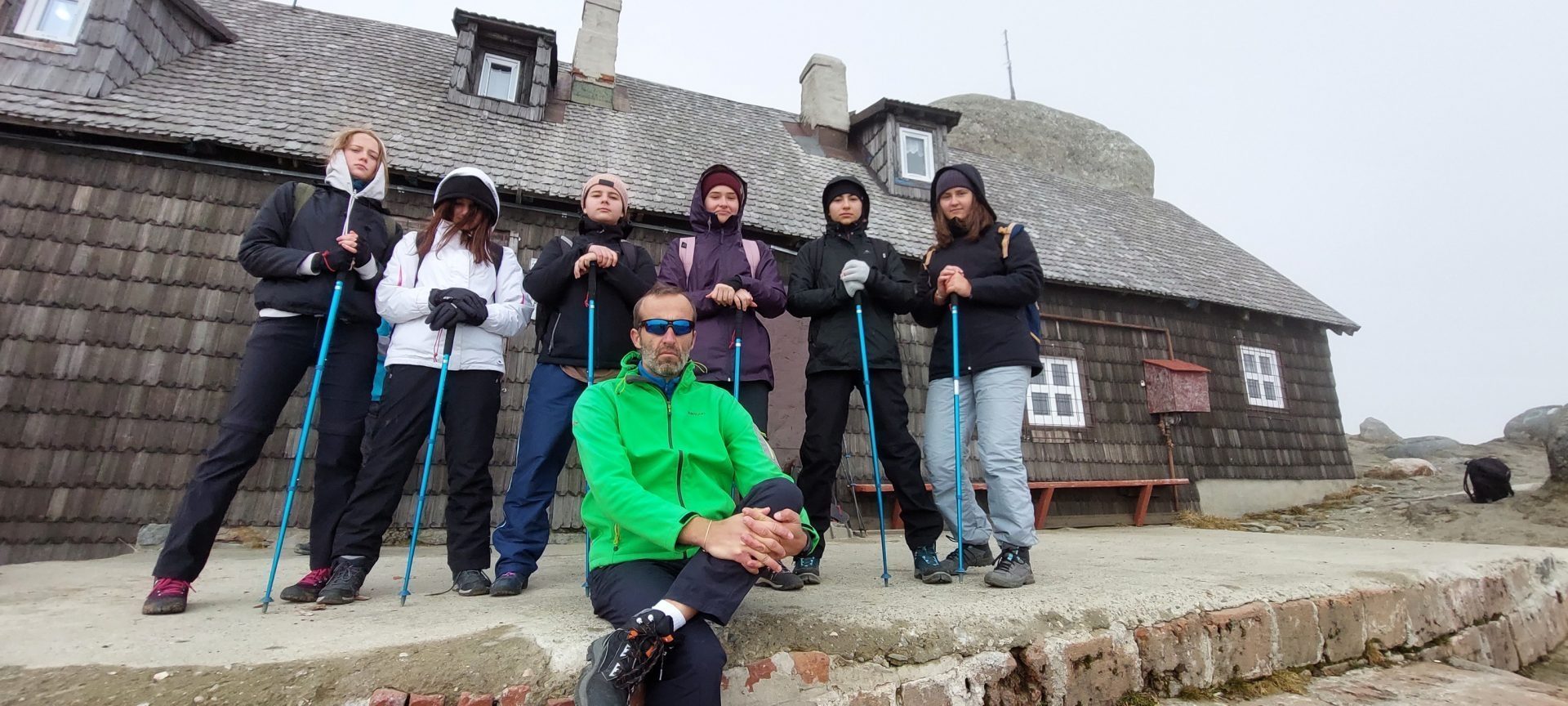 Ovidiu Albert, profesor de istorie, președinte Mușatinii Roman: „ Adolescenții care fac voluntariat în timpul liceului iau decizii bune pentru viață atunci când părăsesc liceul și sunt mult mai responsabili față de propriul destin.”