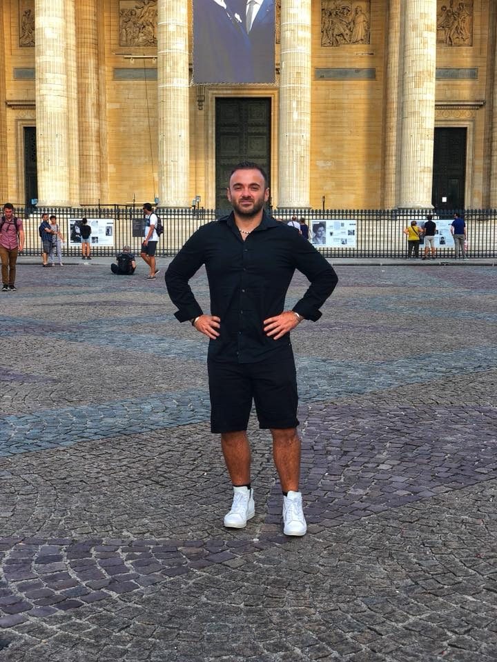 De la homeless la milionar: Povestea lui Nick Mocuța, bărbatul ce scrie în românește cartea succesului de peste ocean: „Probabil cel mai rău lucru care mi se putea întâmpla în viața asta ar fi fost să mă trezesc într-o familie de oameni bogați, care să-mi asigure totul și să trăiesc o viață liniștită, fără să încerc să fac ceva”