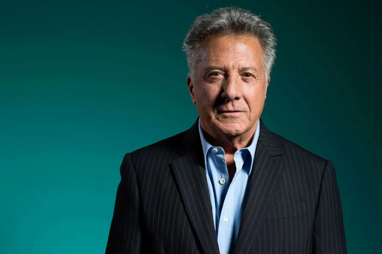 Dustin Hoffman, simbol al cinematografiei, exmatriculat de la școala de actorie și refuzat ani la rând la audiții pe motiv că nu are nicio șansă în industrie. Debutul în film i-a adus și prima nominalizare la Oscar