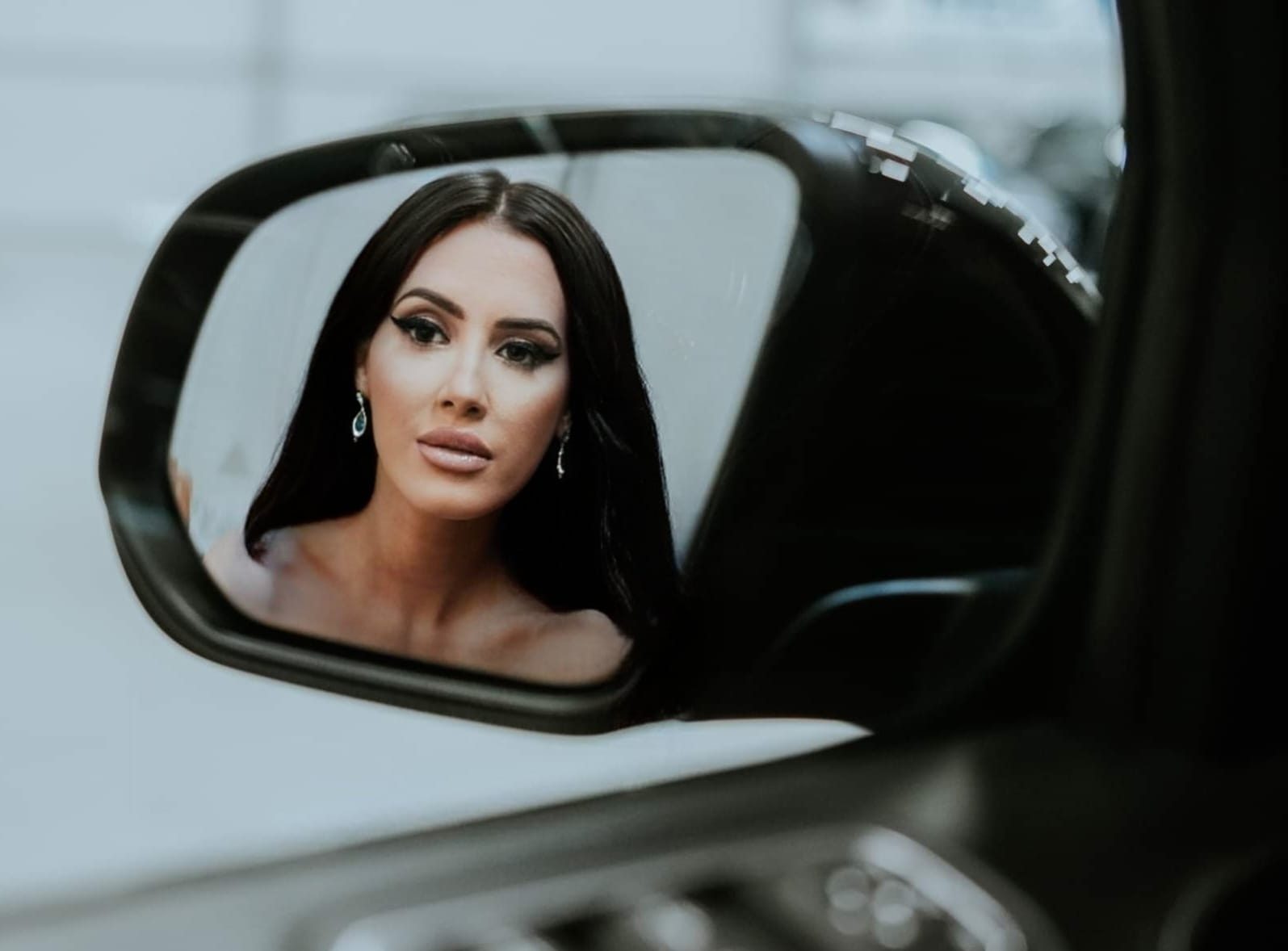 Interviu în exclusivitate cu Teona Otilia Gherasim, redactor LIFE.ro, la 30 de ani învingătoare a cancerului: „Când nu mai plângi, înseamnă că te-ai vindecat. Cu toate astea, am pierdut ceva pentru totdeauna!”