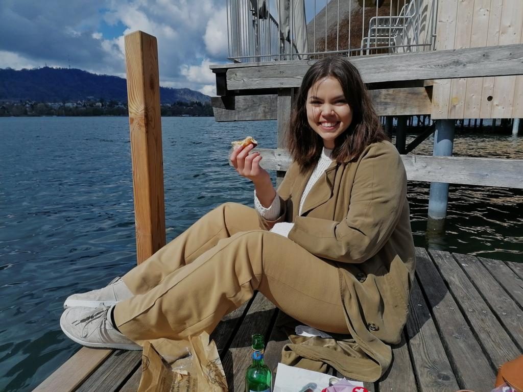 Cum fac față tinerii la presiunea notelor și a examenelor? Diana Stanciu, studentă de 10 care a dat examenul de Bacalaureat în vreme de pandemie: „Din martie 2020, de la lockdown, până în mai, nu am făcut mai nimic la şcoală pentru că nimeni nu ştia ce se va întâmpla. Presiunea era uriaşă”