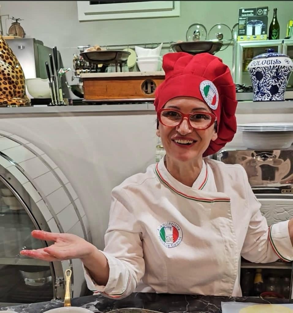 Cum a ajuns o gimnastă plecată dintr-un sat de lângă Onești unul dintre cei mai apreciați bucătari din Italia? Dorina Burlacu: „Să ajung eu, o fată simplă de la țară în fața unei picturi de Botticelli, a fost ceva extraordinar”