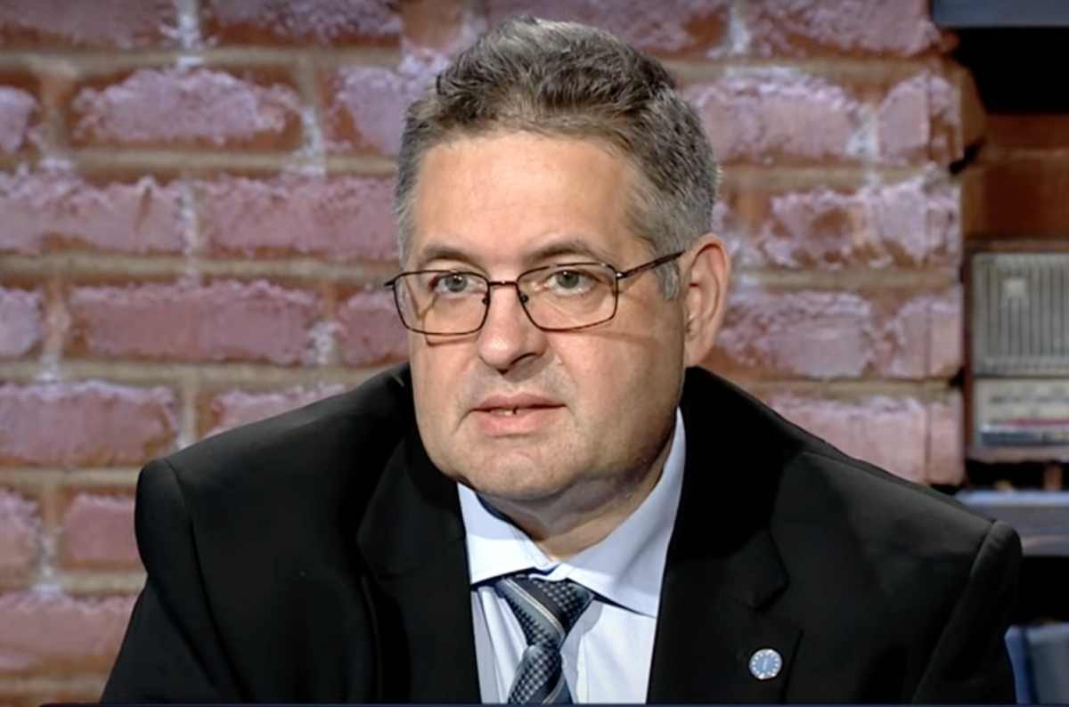 Povestea medicului de la țară care și-a dedicat cariera vaccinării copiilor: cum a reușit să-i convingă pe părinți, în plină campanie de defăimare, că vaccinul anti-HPV poate salva vieți? Gindrovel Dumitra face zilnic naveta mai mult de 100 de kilometri