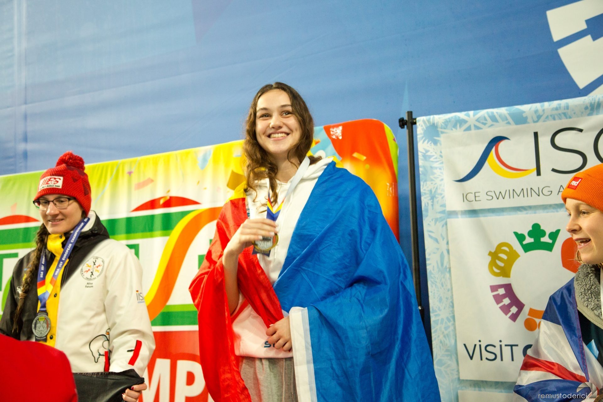 Cum arată viața româncei care a stabilit recordul mondial în ape înghețate? Simona Chiru: „de luni până sâmbătă am între 6 și 9 antrenamente de aproximativ 2 ore”
