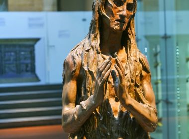 Sculptura lui Donatello ce o infatiseaza pe Maria Magdalena