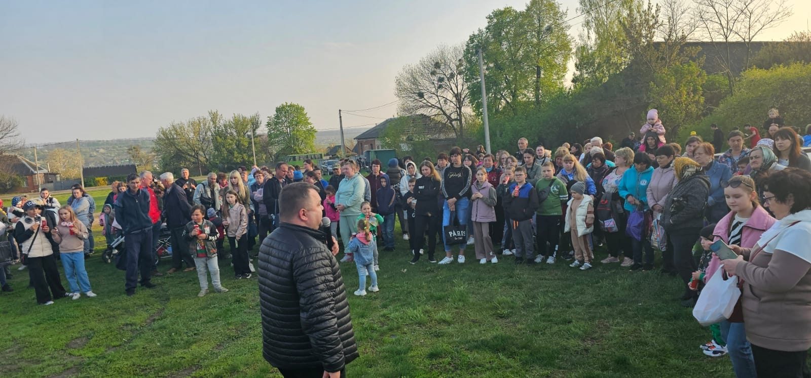 Îngerul a mii de refugiați din Ucraina și-a deschis casa pentru doi orfani dintr-un oraș bombardat. Cum arată viața unui ucrainean din Cernăuți: „Îmi doresc ca România să nu știe niciodată ce înseamnă războiul”