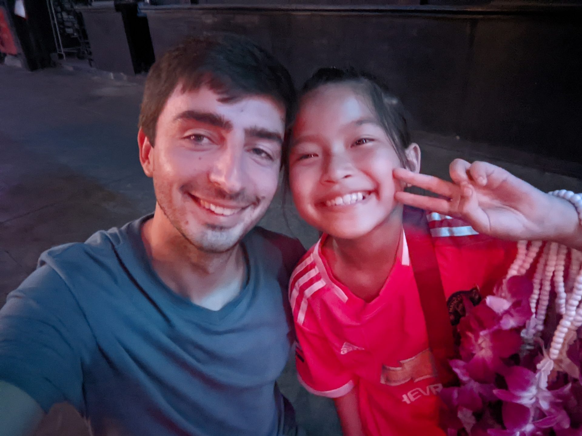 Cum a ajuns un specialist în marketing digital de peste 15 ani să organizeze vacanțe în Thailanda? Thailandezul a vrut să se mute în țara râsului și a iubirii, ce îl ține încă în România și cum arată viața lui la Lerești, în Argeș