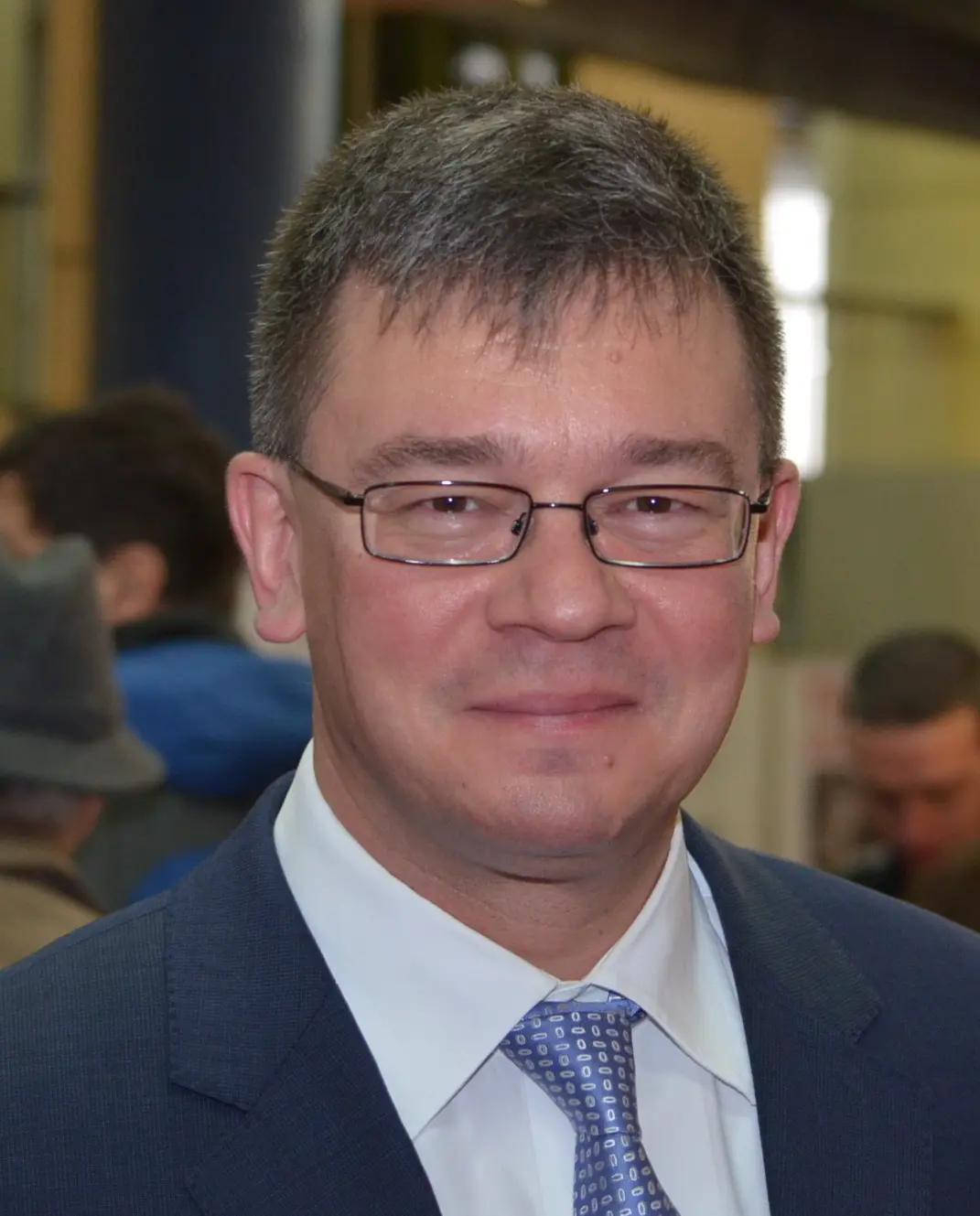 Cine este Mihai Răzvan Ungureanu: de la studentul care se gândea că „există o Moarte pe care s-o împrăștie cei care vorbesc tot românește”, la premierul de doar 78 de zile