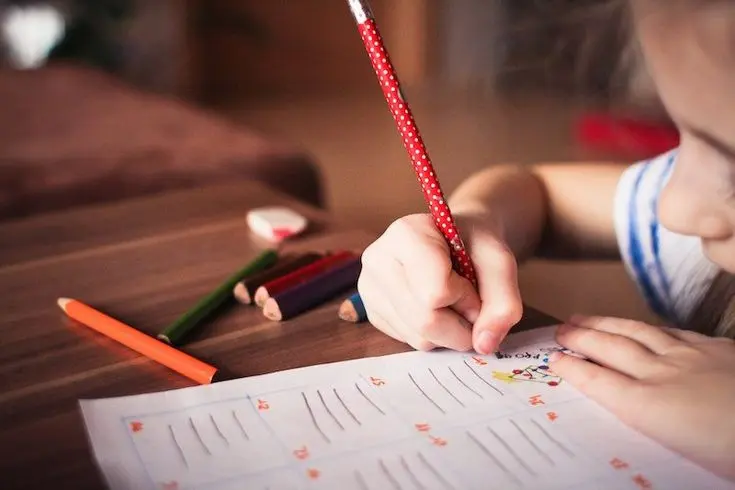 Educația Waldorf vs Montessori: ce alegi pentru copilul tău