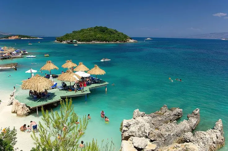 10 vacanțe sub 1000 de euro în 2025 – destinații superbe, costuri mici