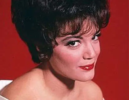 Legenda muzicii pop, Connie Francis, victima unui viol absolut îngrozitor: „Mi-a luat șapte ani să-mi găsesc din nou vocea”