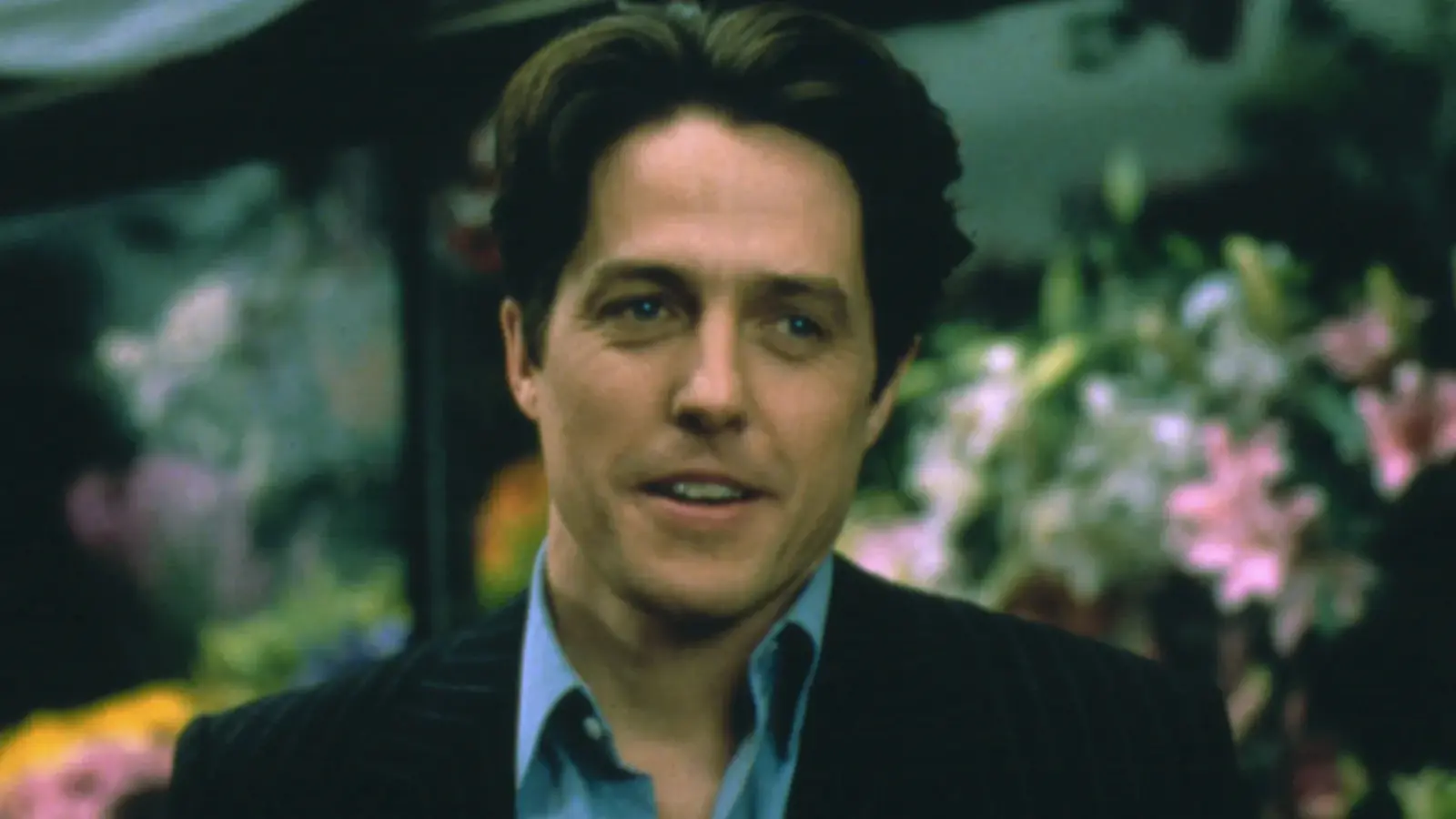 Viața lui Hugh Grant: un zâmbet șarmant, un trecut amoros tumultuos, prostituata Divine Brown și cele mai importante filme din carieră