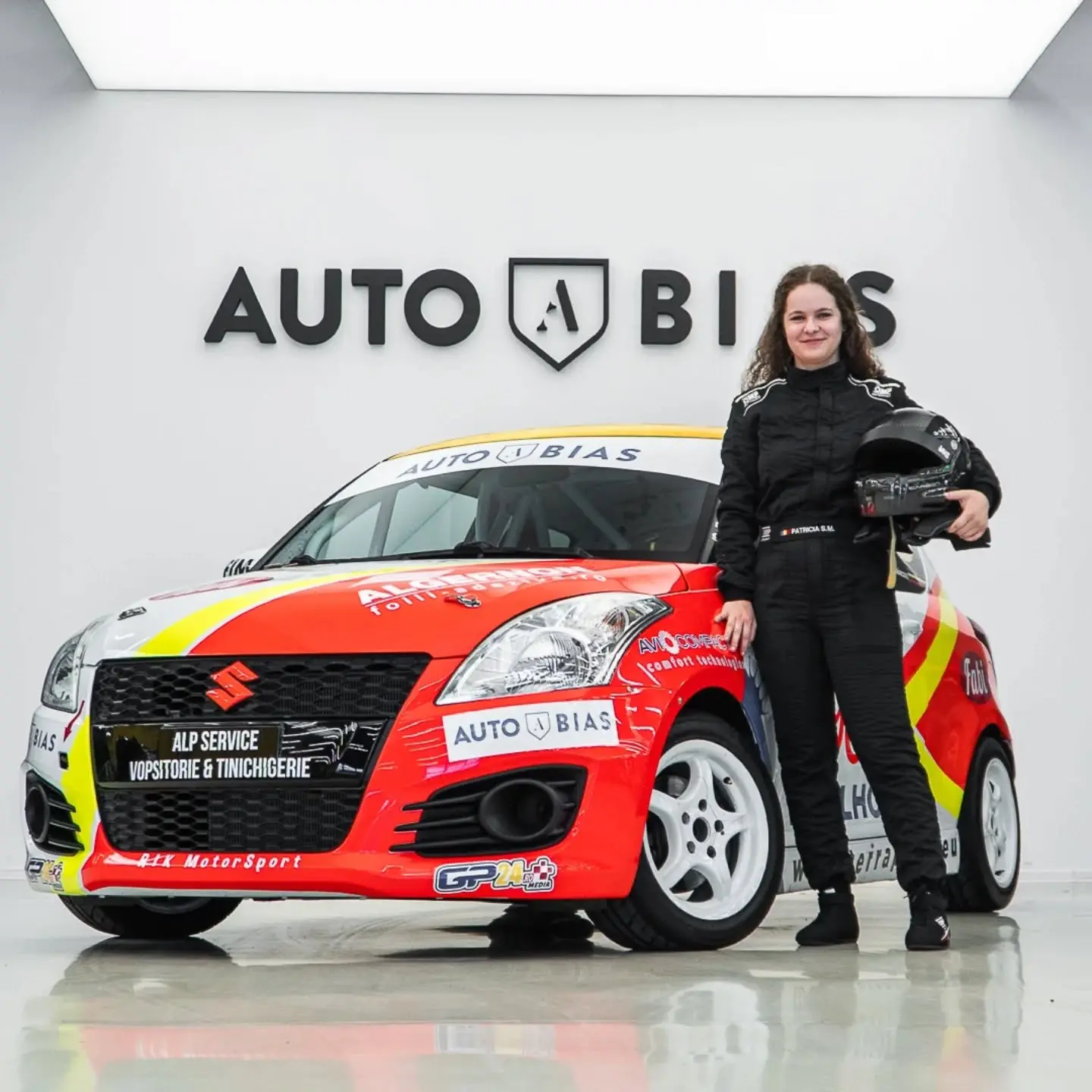Cine este Patricia Sîrbu-Mărculeț, tânăra care jonglează între studii și un sport cu motor asociat băieților