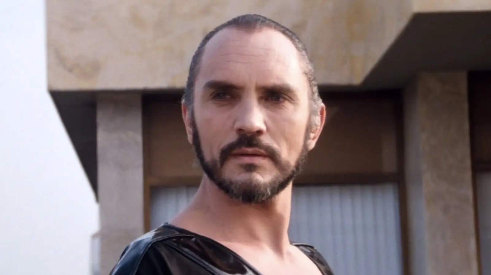 Viața lui Terence Stamp: copilăria modestă din Londra, bombardamentele și Superman